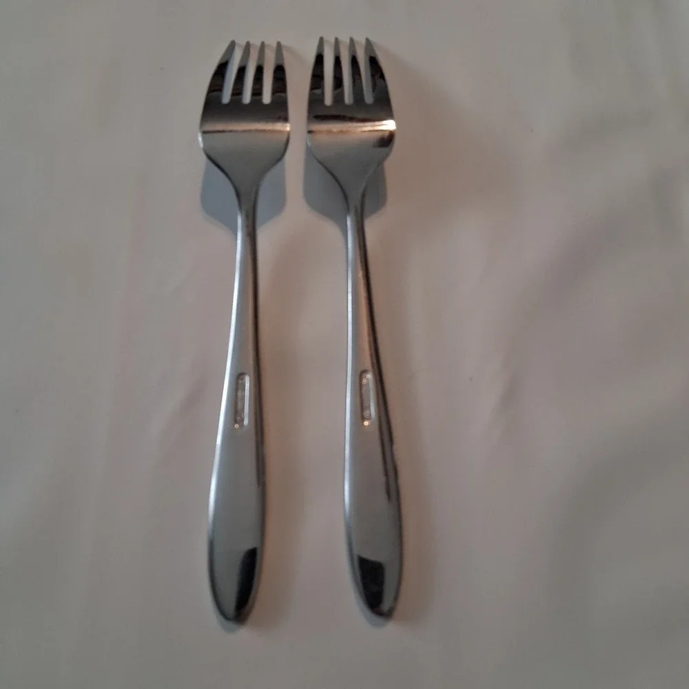 Oneida Dinner Forks Stainless‎ Flatware Glossy Heavyweight Set Of 2 89-213 8